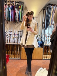 Woman beret leopard dark Personality 