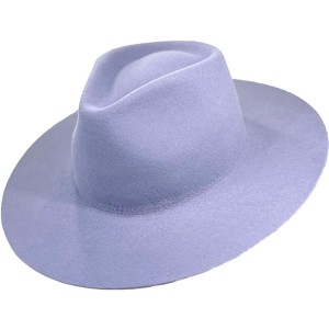 Hat with a tight brim color