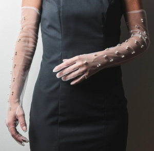 Long gloves with beads