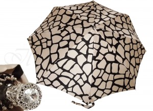 Luxury black and cream folding umbrella by il Marchesato