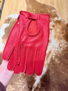 Men's leather gloves with perforations
